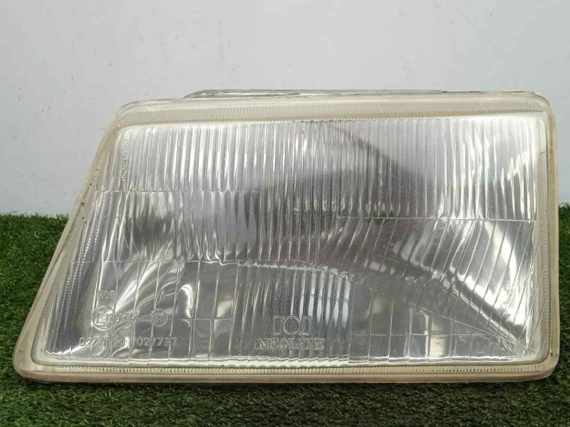 Recambio de faro izquierdo para peugeot 205 berlina 1.8 diesel referencia OEM IAM SINREFERENCIA  