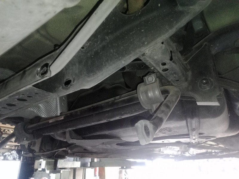 Recambio de barra estabilizadora trasera para ford c-max 2.0 tdci cat referencia OEM IAM   