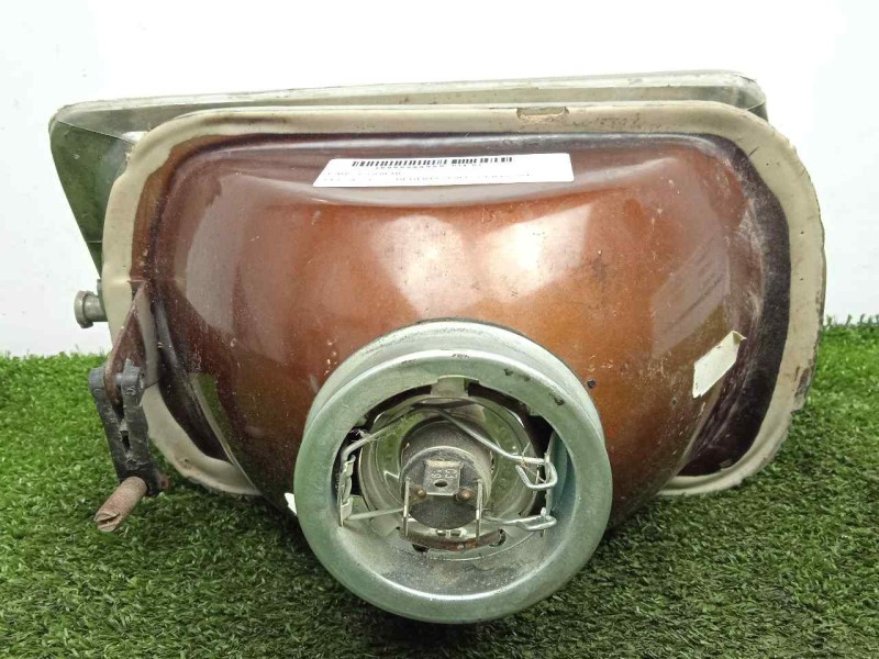 Recambio de faro izquierdo para peugeot 205 berlina 1.8 diesel referencia OEM IAM SINREFERENCIA  