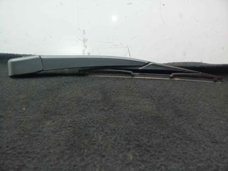 Recambio de brazo limpia trasero para ford fiesta (ccn) 1.25 16v cat referencia OEM IAM 8A6117406AA  