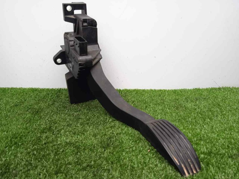 Recambio de potenciometro pedal para iveco daily furgón 2.3 diesel referencia OEM IAM 5801333490  