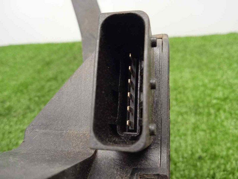 Recambio de potenciometro pedal para iveco daily furgón 2.3 diesel referencia OEM IAM 5801333490  