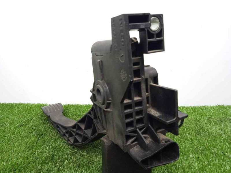 Recambio de potenciometro pedal para iveco daily furgón 2.3 diesel referencia OEM IAM 5801333490  