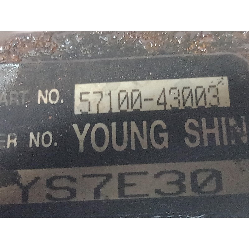 Recambio de bomba servodireccion para hyundai h 100 2.5 diesel referencia OEM IAM 5710043003-YS7E30  