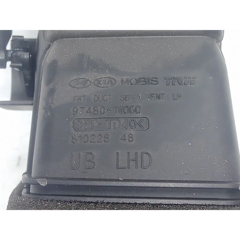 Recambio de aireador delantero izquierdo para kia rio 1.2 cat referencia OEM IAM 974801W000-81022848-974801WAA0  