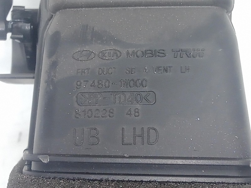 Recambio de aireador delantero izquierdo para kia rio 1.2 cat referencia OEM IAM 974801W000-81022848-974801WAA0  