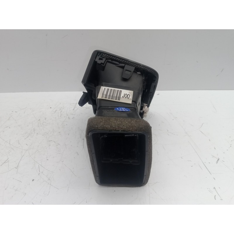 Recambio de aireador delantero derecho para kia rio 1.2 cat referencia OEM IAM 974901WAA0  