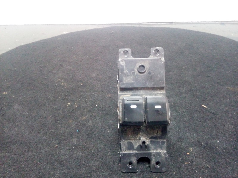 Recambio de mando elevalunas delantero izquierdo para hyundai i20 1.2 cat referencia OEM IAM 93570C8041  