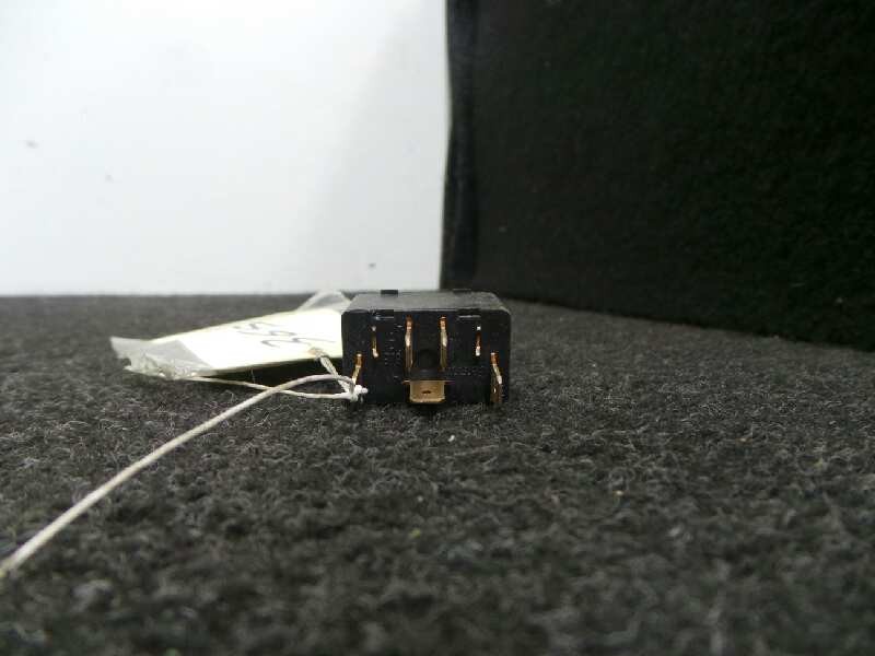 Recambio de mando elevalunas delantero izquierdo para audi 80 avant 1.9 tdi referencia OEM IAM   5 PINES