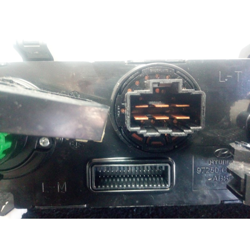 Recambio de mando climatizador para hyundai i20 1.2 cat referencia OEM IAM 97250C8410  
