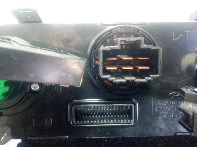 Recambio de mando climatizador para hyundai i20 1.2 cat referencia OEM IAM 97250C8410  