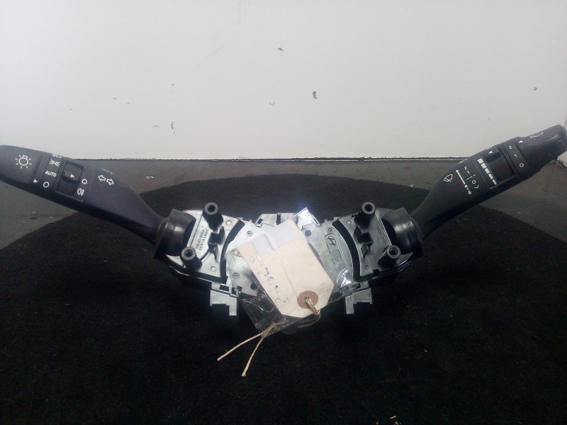 Recambio de mando luces para hyundai i20 1.2 cat referencia OEM IAM 299141440-299141431  