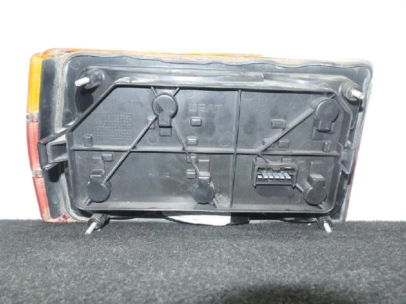 Recambio de piloto trasero derecho para seat malaga 1.2 referencia OEM IAM   