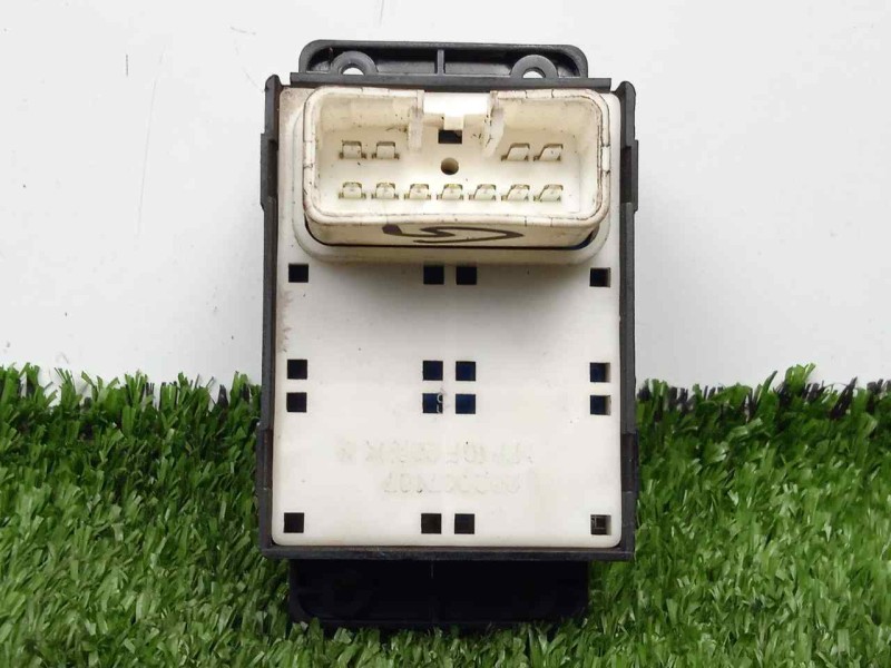 Recambio de mando elevalunas delantero izquierdo para hyundai i10 1.2 cat referencia OEM IAM  2.BOTONES 