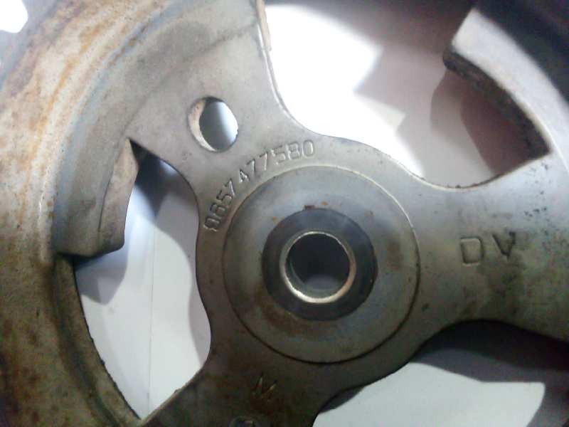 Recambio de polea arbol levas para citroën c3 1.4 hdi referencia OEM IAM 9657477580  