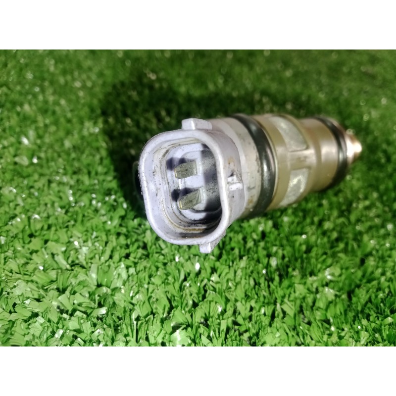 Recambio de inyector para toyota previa (r30) 2.4 16v cat referencia OEM IAM 2325076010 2.PINES 