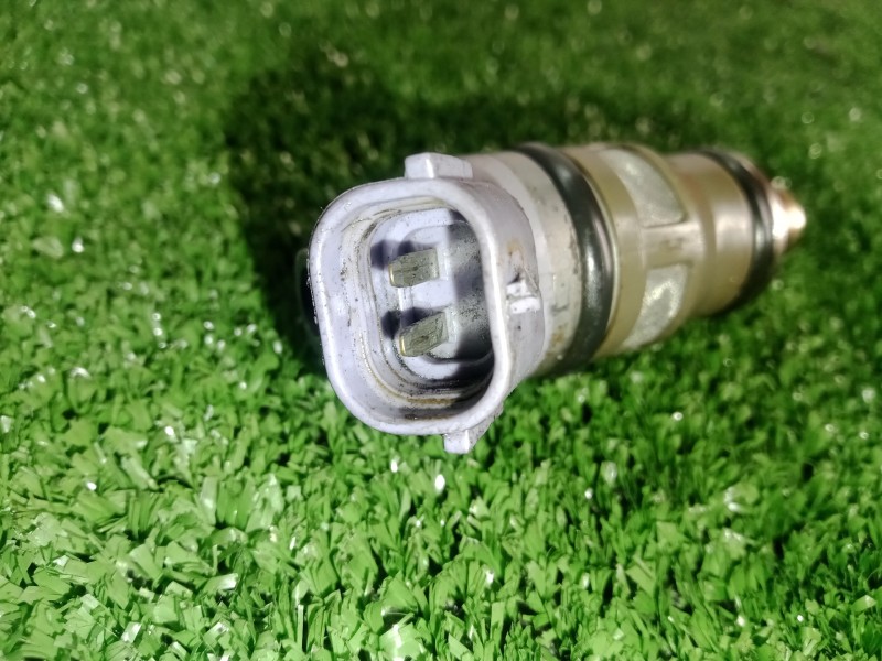 Recambio de inyector para toyota previa (r30) 2.4 16v cat referencia OEM IAM 2325076010 2.PINES 