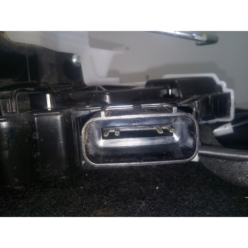 Recambio de cerradura puerta delantera derecha para hyundai i20 1.2 cat referencia OEM IAM 81320C8040-81320C8040NCB  