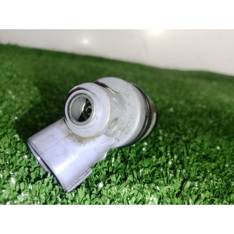 Recambio de inyector para toyota previa (r30) 2.4 16v cat referencia OEM IAM 2325076010 2.PINES 
