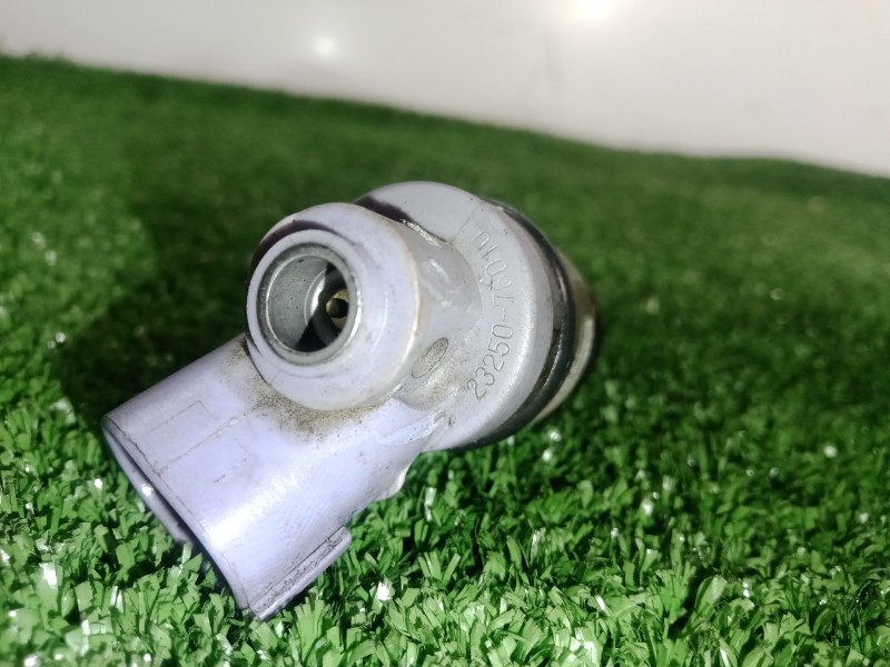 Recambio de inyector para toyota previa (r30) 2.4 16v cat referencia OEM IAM 2325076010 2.PINES 
