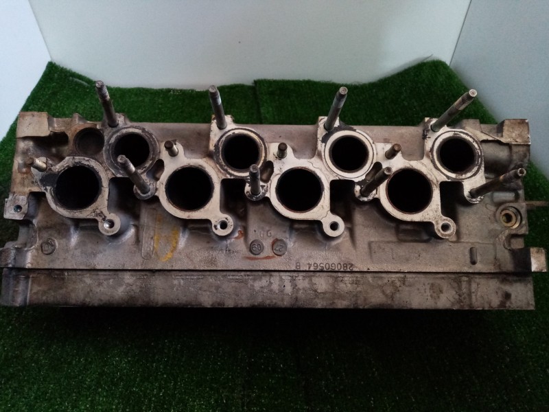 Recambio de culata para citroën xsara berlina 2.0 hdi referencia OEM IAM 9630377610  