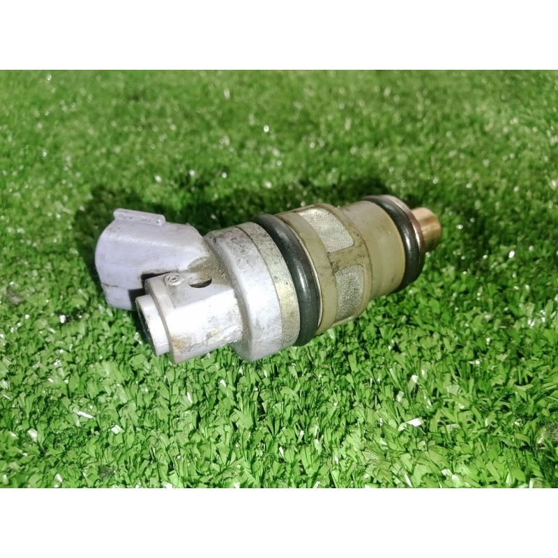 Recambio de inyector para toyota previa (r30) 2.4 16v cat referencia OEM IAM 2325076010 2.PINES 