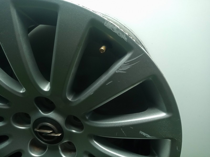 Recambio de llanta para opel insignia berlina 2.0 cdti cat referencia OEM IAM  18´´PULGADAS LLANTAS - LLANTA