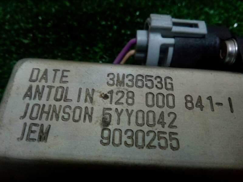 Recambio de motor elevalunas delantero izquierdo para dacia sandero stepway referencia OEM IAM 3M3653G-9030255 2 PINES 