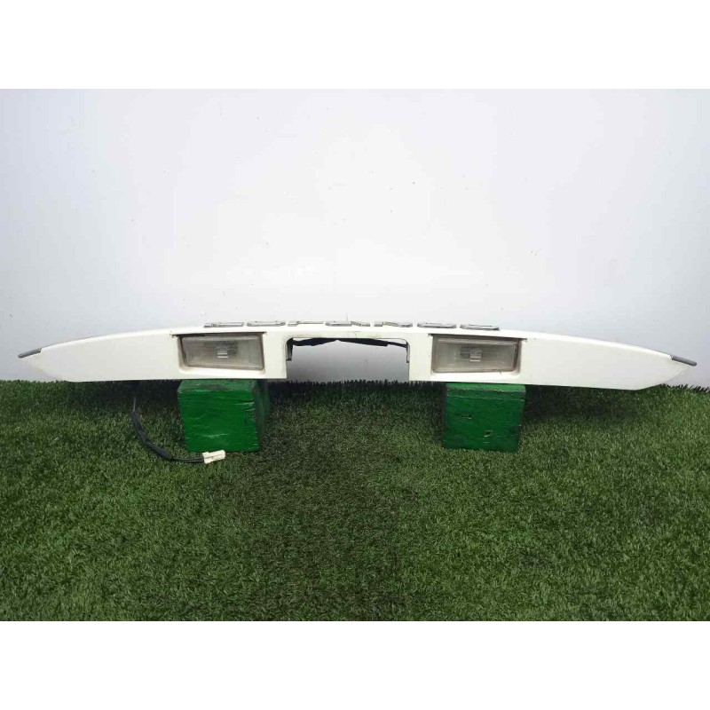 Recambio de moldura para ssangyong korando 2.0 td cat referencia OEM IAM 7963034004-7963034004WAA MOLDURA.PORTON 