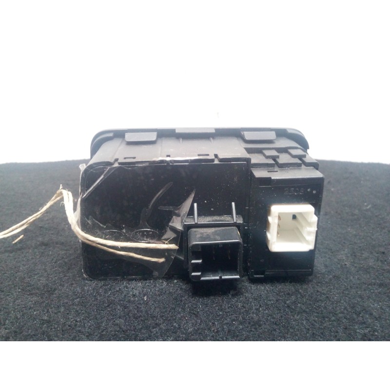 Recambio de interruptor para hyundai i20 1.2 cat referencia OEM IAM 93300C8050  