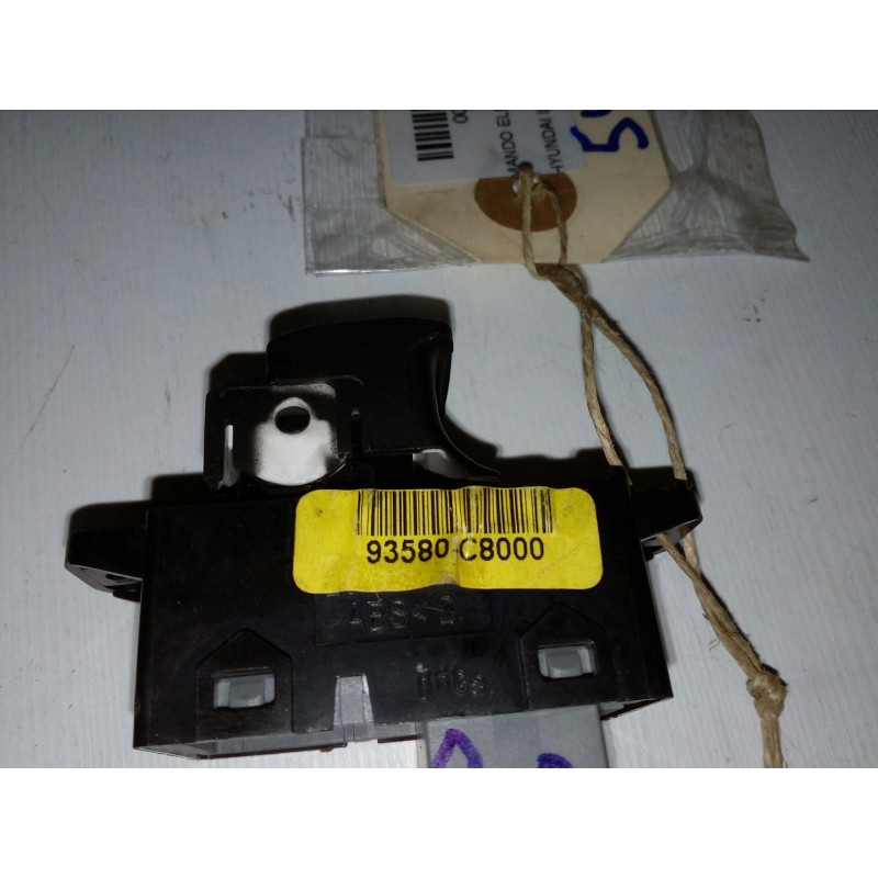 Recambio de mando elevalunas delantero derecho para hyundai i20 1.2 cat referencia OEM IAM 93580C8000  