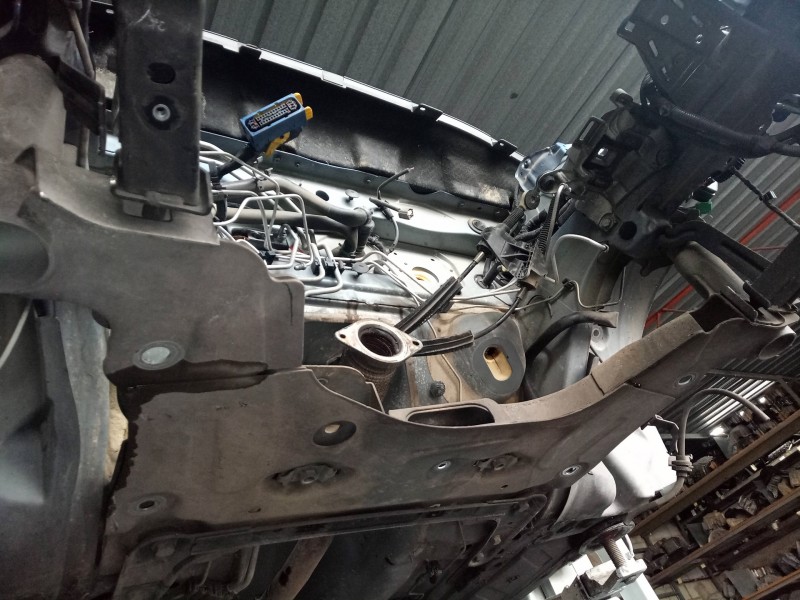 Recambio de puente delantero para renault megane iii berlina 5 p 1.5 dci diesel fap referencia OEM IAM   