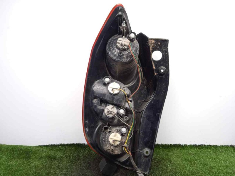 Recambio de piloto trasero derecho para ssangyong korando 2.0 td cat referencia OEM IAM 8360234000  