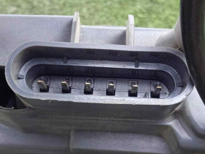 Recambio de cerradura puerta trasera derecha para renault scenic ii 1.9 dci diesel referencia OEM IAM SINREFERENCIA 6.PINES 