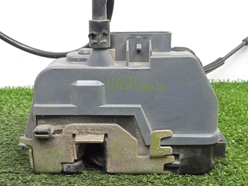 Recambio de cerradura puerta trasera derecha para renault scenic ii 1.9 dci diesel referencia OEM IAM SINREFERENCIA 6.PINES 