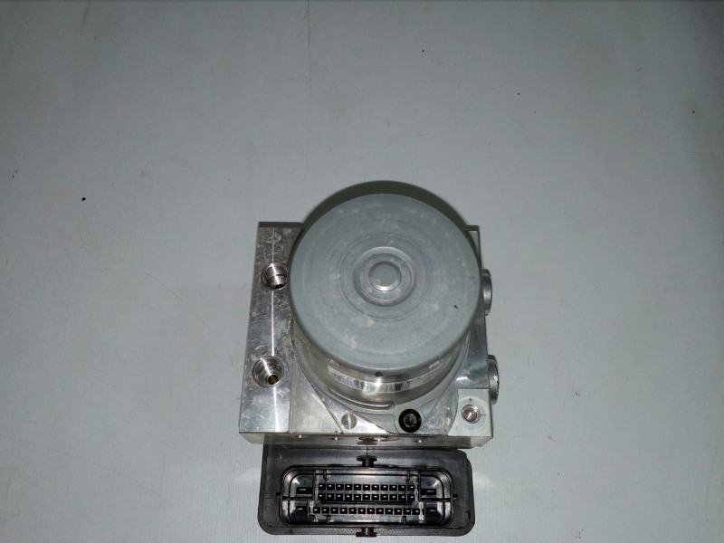 Recambio de abs para hyundai i20 1.2 cat referencia OEM IAM 58900C8280  