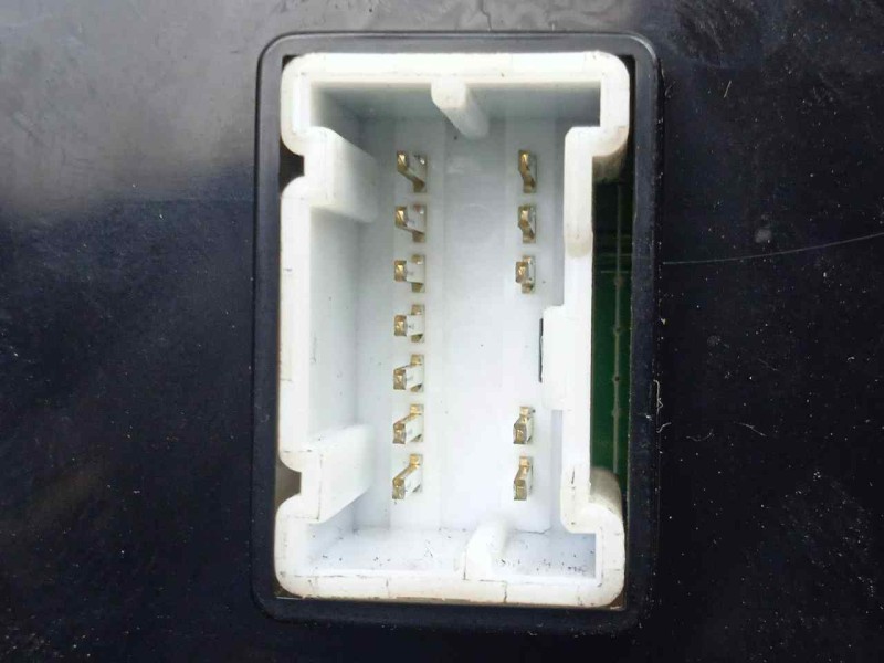 Recambio de warning para ssangyong korando 2.0 td cat referencia OEM IAM 8520134000-8520134000HDV-202008971  