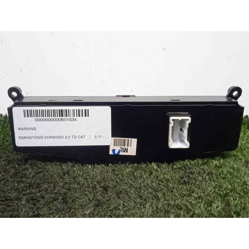 Recambio de warning para ssangyong korando 2.0 td cat referencia OEM IAM 8520134000-8520134000HDV-202008971  