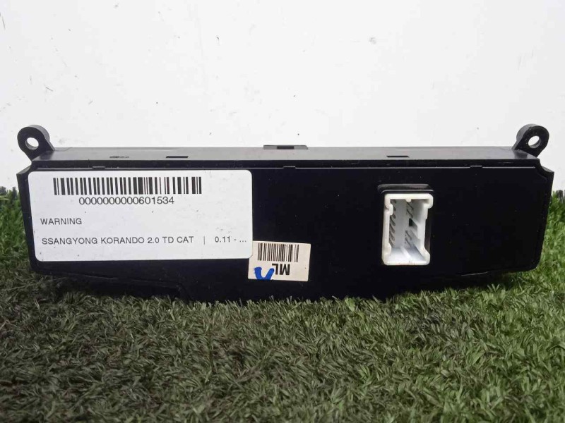 Recambio de warning para ssangyong korando 2.0 td cat referencia OEM IAM 8520134000-8520134000HDV-202008971  