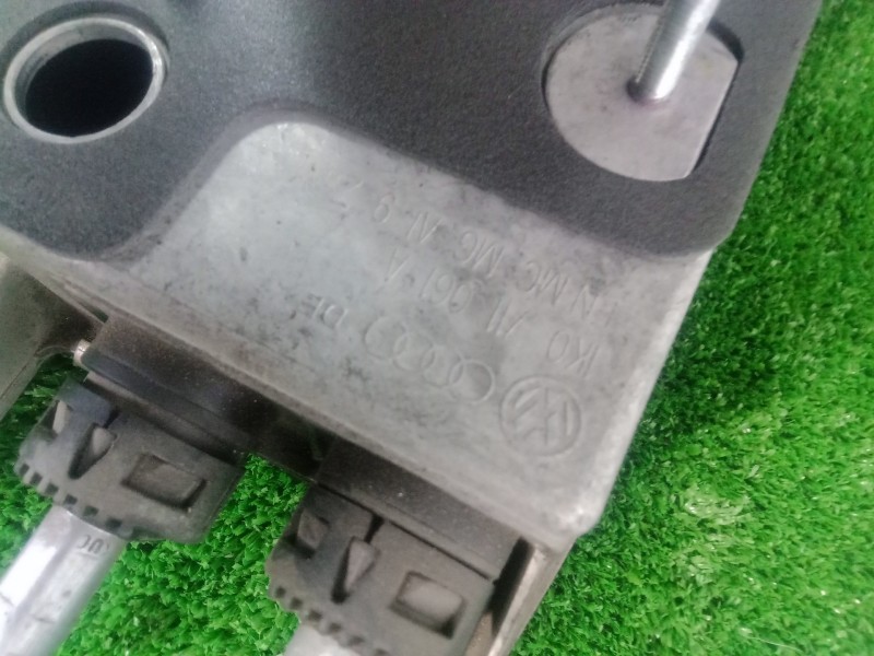 Recambio de palanca cambio para volkswagen touran (1t1) 2.0 tdi referencia OEM IAM 1K0711061A  