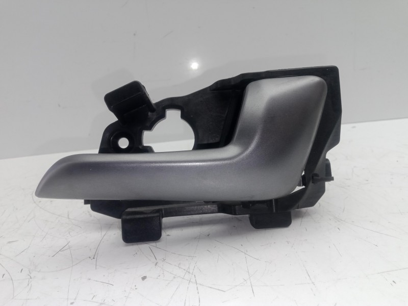 Recambio de maneta interior delantera derecha para kia rio 1.2 cat referencia OEM IAM 826201W010  