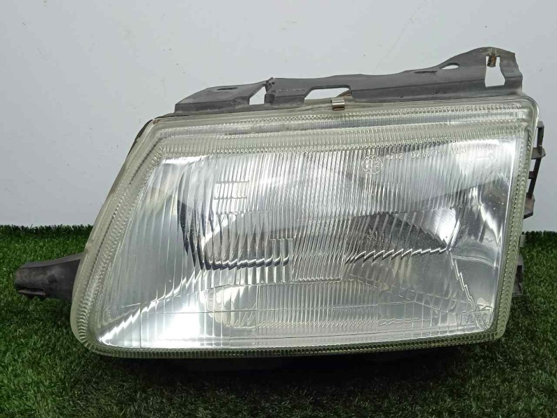Recambio de faro izquierdo para citroën saxo 1.1 referencia OEM IAM  1.SERIE 