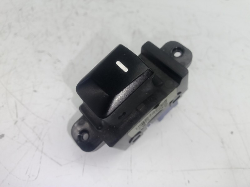 Recambio de mando elevalunas delantero derecho para kia rio 1.2 cat referencia OEM IAM 935751W010  