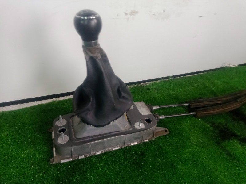 Recambio de palanca cambio para volkswagen touran (1t1) 2.0 tdi referencia OEM IAM 1K0711061A  