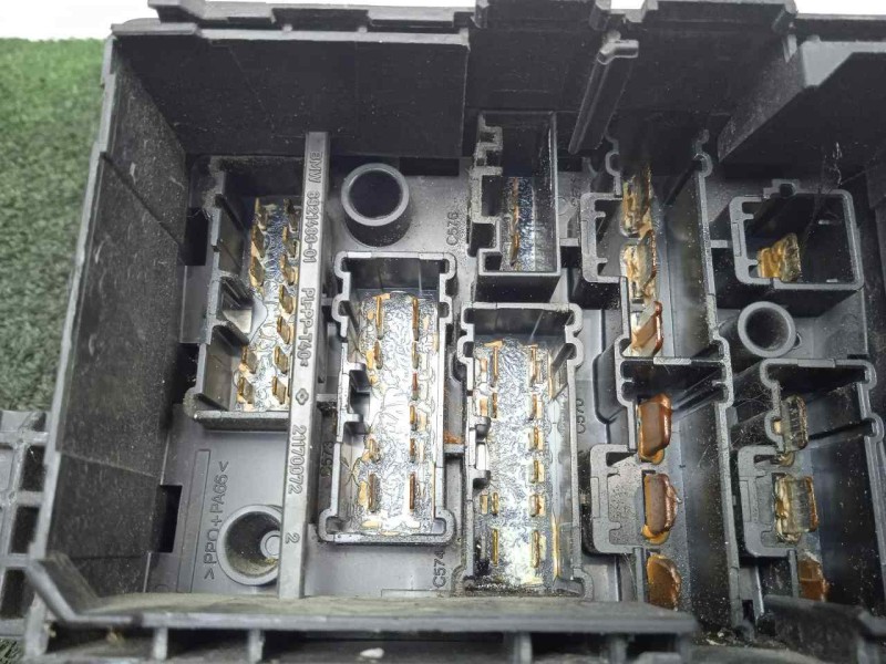 Recambio de caja reles / fusibles para mini mini (r50,r53) 1.4 16v turbodiesel cat referencia OEM IAM 690660401  