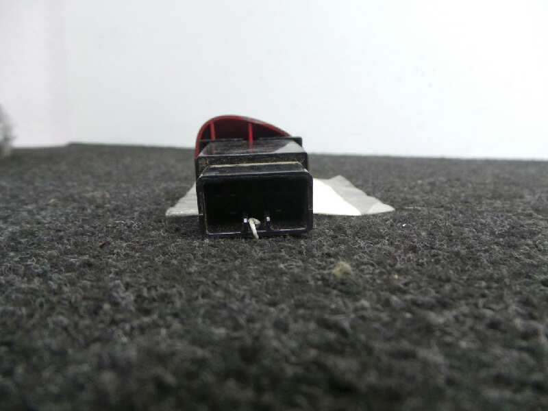 Recambio de warning para hyundai h 1 2.5 turbodiesel referencia OEM IAM 937204A000 H1. - DECO 8 PINES