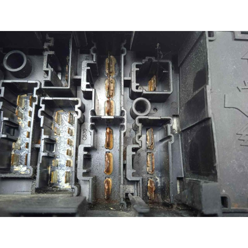 Recambio de caja reles / fusibles para mini mini (r50,r53) 1.4 16v turbodiesel cat referencia OEM IAM 690660401  