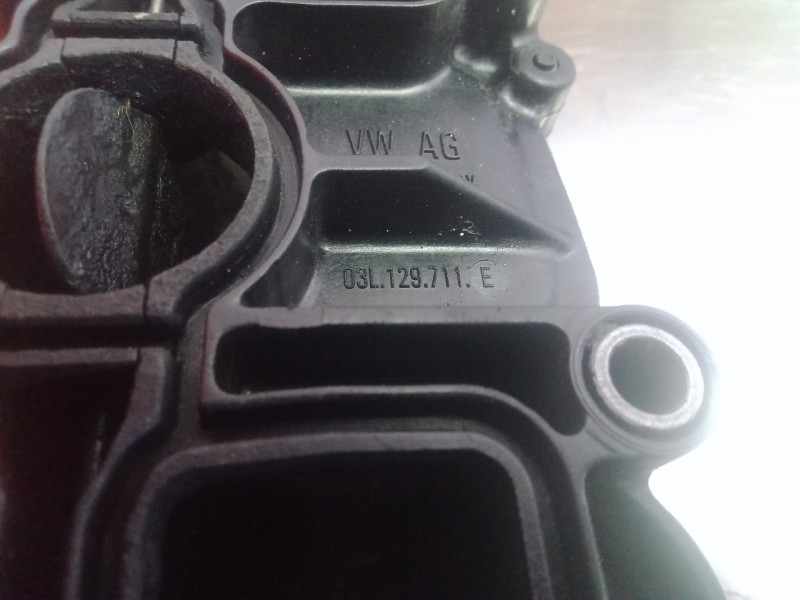 Recambio de colector admision para volkswagen passat berlina (3c2) 2.0 tdi referencia OEM IAM 1024113S01-03L129711E  
