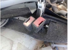 Recambio de enganche cinturon trasero central para skoda fabia combi 1.4 tdi dpf referencia OEM IAM  DOBLE 
