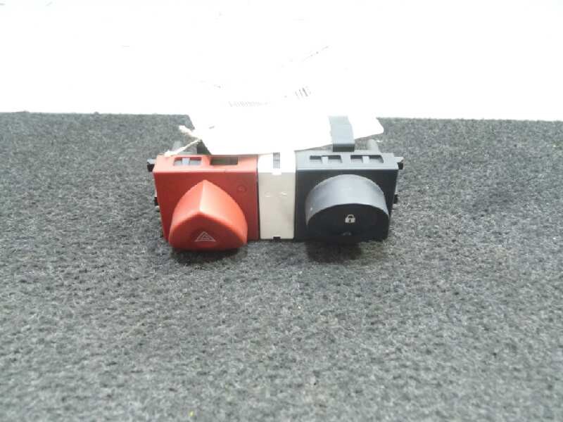 Recambio de warning para renault megane ii berlina 5p 1.5 dci diesel referencia OEM IAM 8200095493  